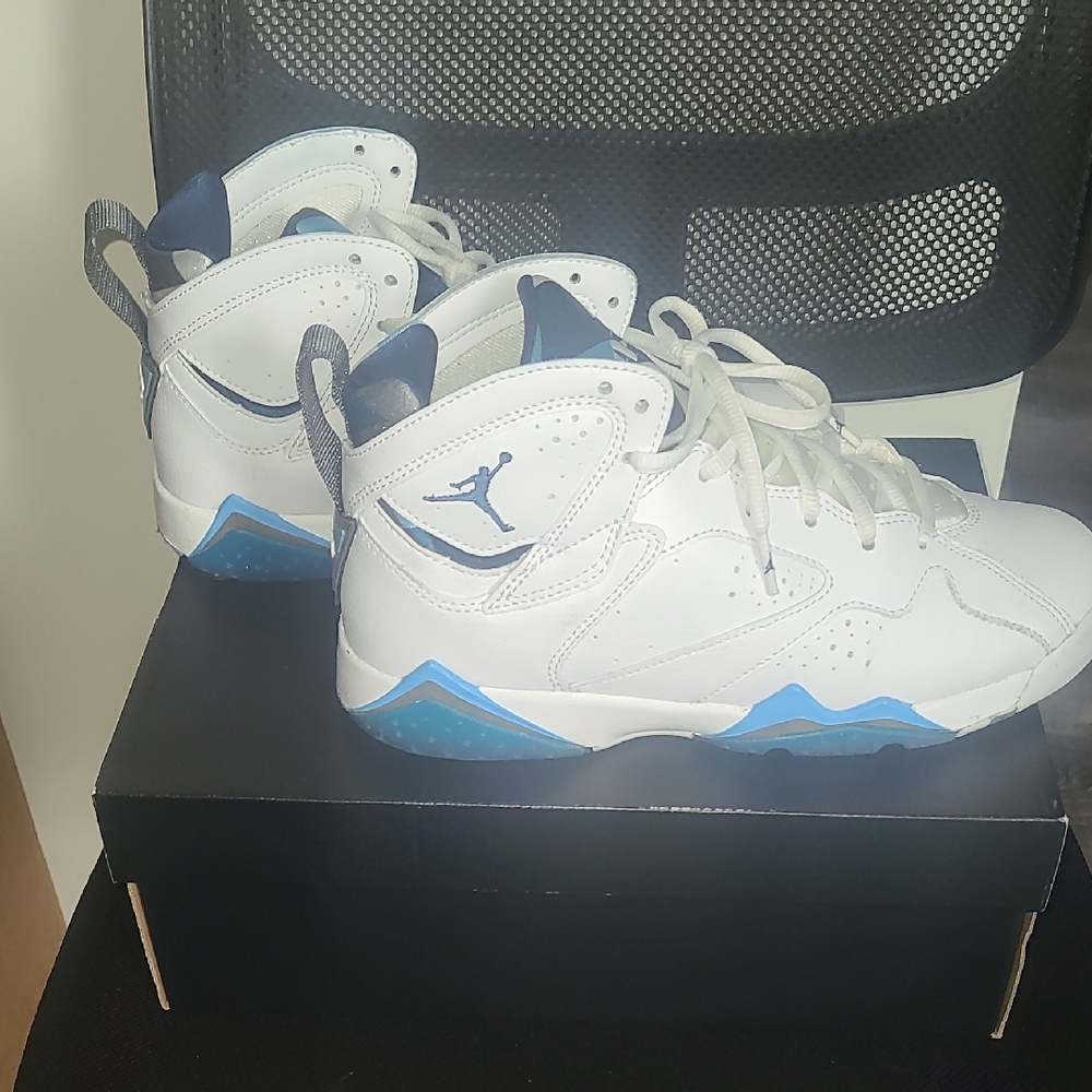 Air Jordan Retro 7 White and Blue Sneakers